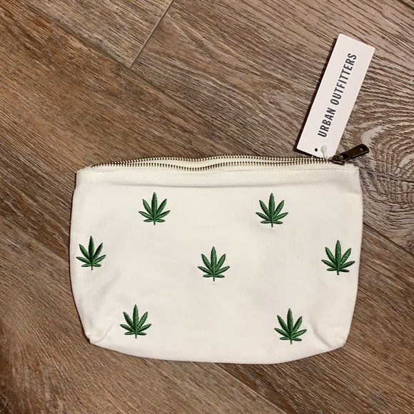 UO EXCLUSIVE EMBROIDERED ZIPPER POUCH **NWT** - Picture 4 of 5
